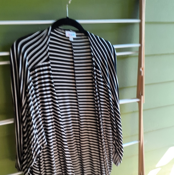 Lightweight sweater/jacket - Picture 2 of 2